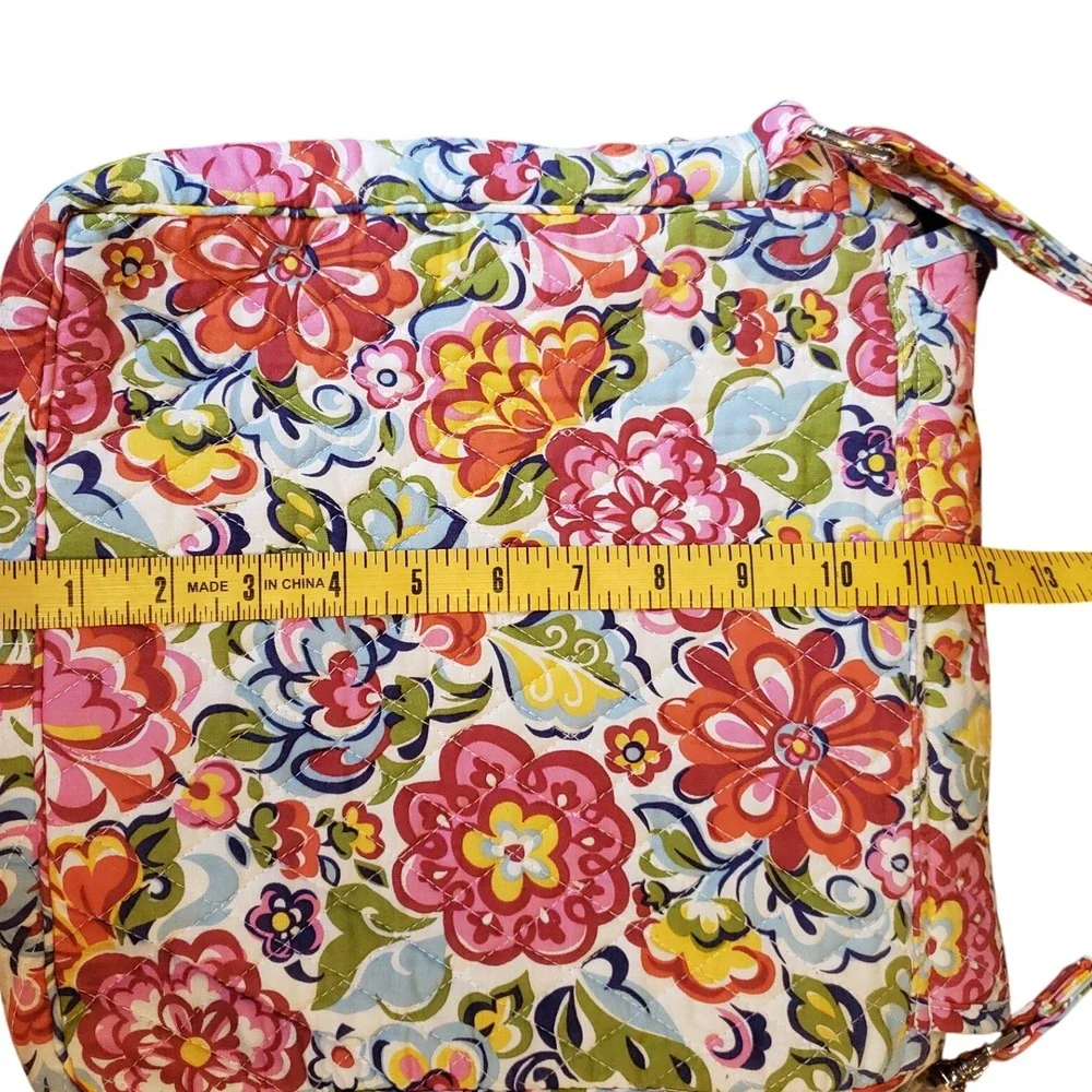 Vera Bradley crossbody bag‎ floral print adjustable strap zip pockets summer